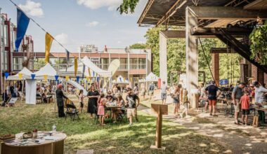 Un énorme parc d’attractions de Noël gratuit débarque à Strasbourg ce week-end