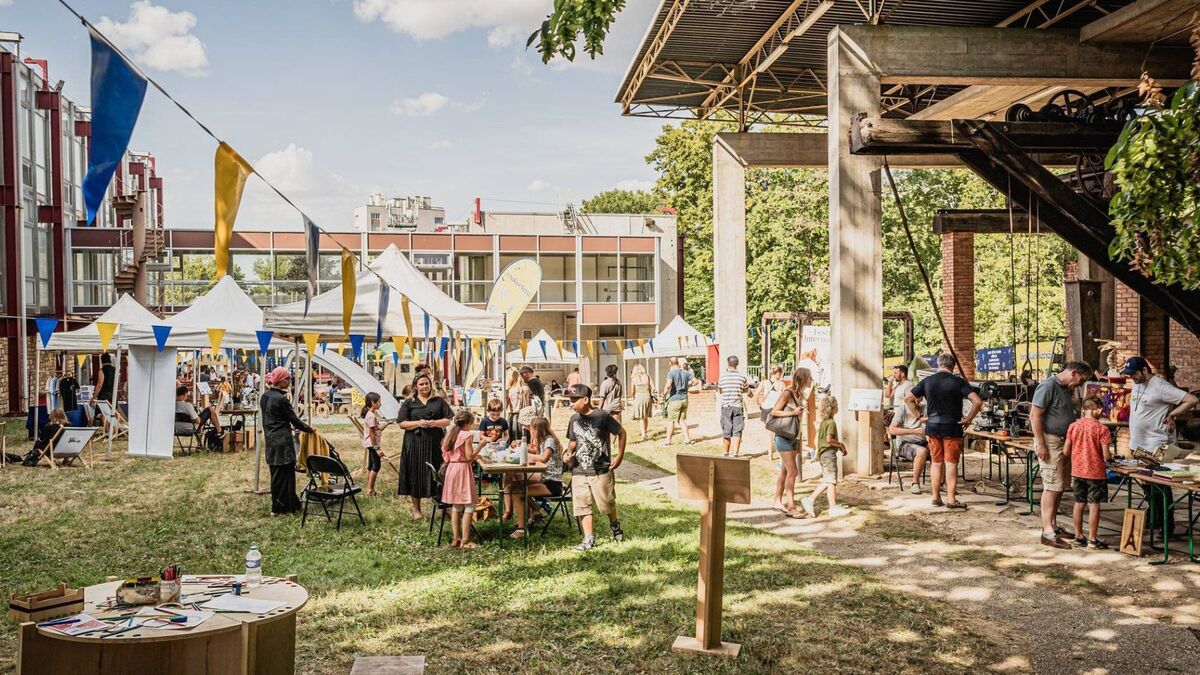 Un énorme parc d’attractions de Noël gratuit débarque à Strasbourg ce week-end