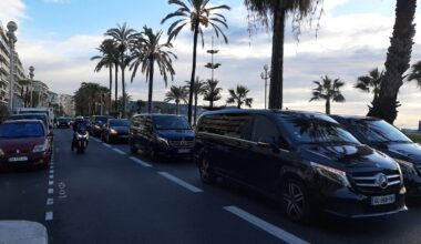 Nice. Une manifestation particulière bloque la circulation, de gros bouchons en cours