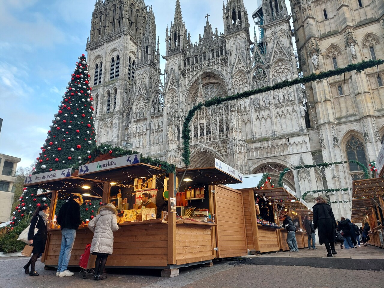 s'installer sur le marché de Noël de Rouen coûte-t-il plus cher qu'ailleurs ?