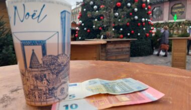 Au marché de Noël de Rouen, peut-on se remplir le ventre avec 15 euros en poche ?