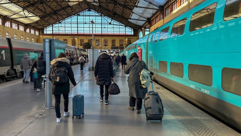 La neige et la glace perturbent le trafic des TGV, notamment entre Paris et Marseille