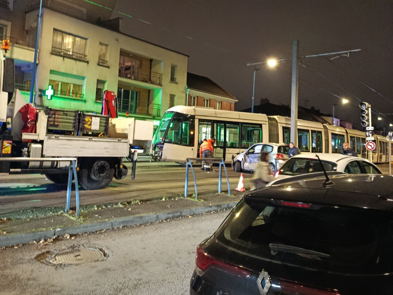 Un métro déraille après un accident avec une voiture à Sotteville-lès-Rouen : le trafic interrompu