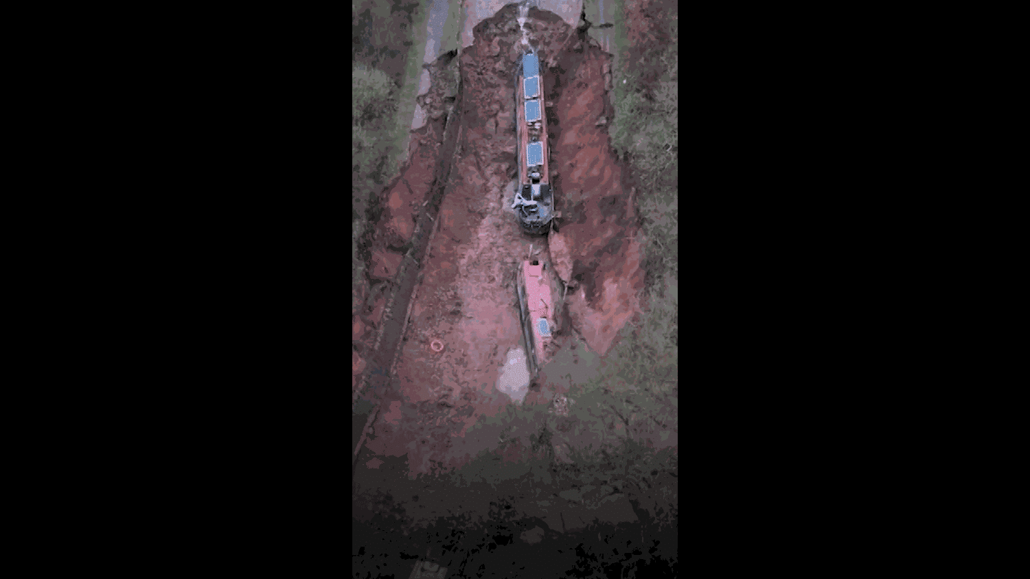 Des bateaux échouent dans un trou après l'affaissement d'un canal au Royaume-Uni