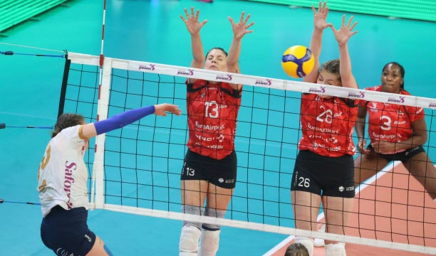 Moreno et Kotar au contre