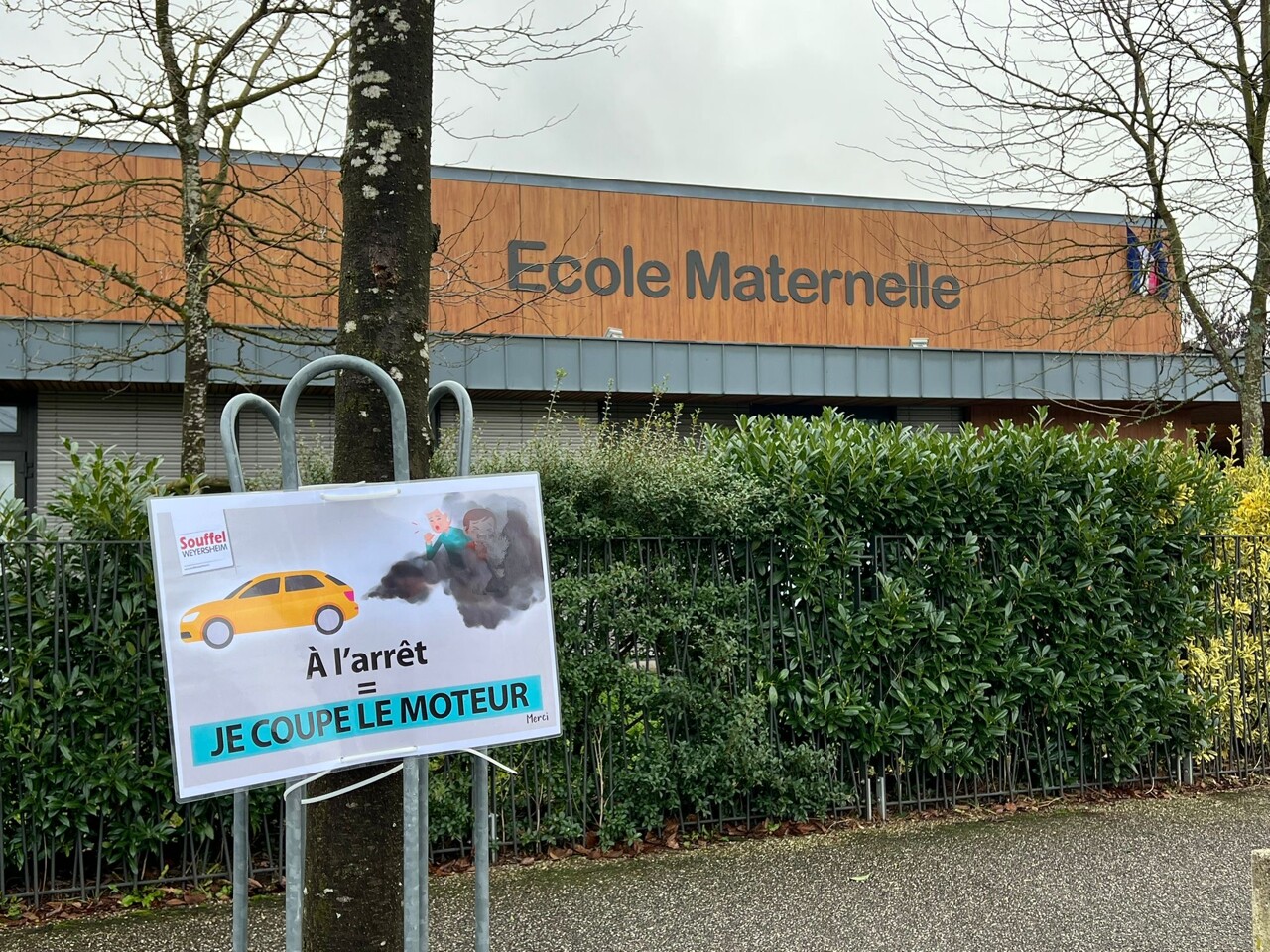 Près de Strasbourg, des amendes pour les parents laissant le moteur allumé en récupérant leur enfant à l’école