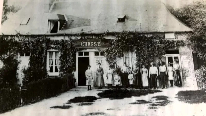 Construite vers 1830, la Maison Sauvage a été un rendez-vous de chasse.