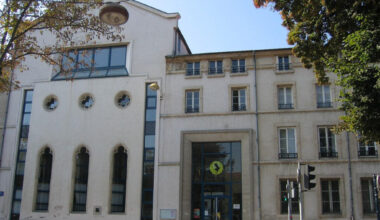 des centaines d'élèves évacués d'un établissement scolaire après une alerte à la bombe