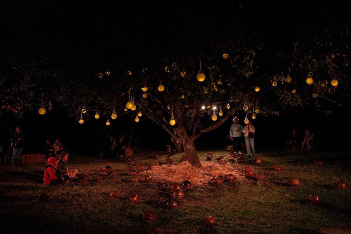 L’arbre magique de Felix Blume, co-construit avec les habitants : « Pluies de septembre ».