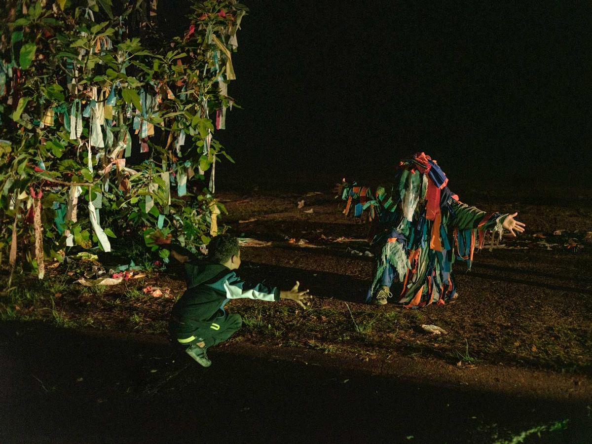 « Si je te dis sauvage », spectacle-déambulation de la compagnie Ola.