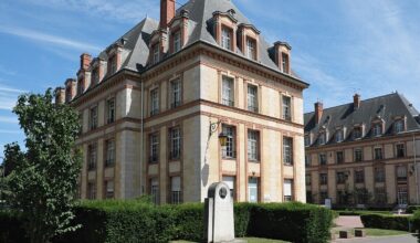 à Paris, la Cité universitaire collecte les dons pour la santé mentale des jeunes