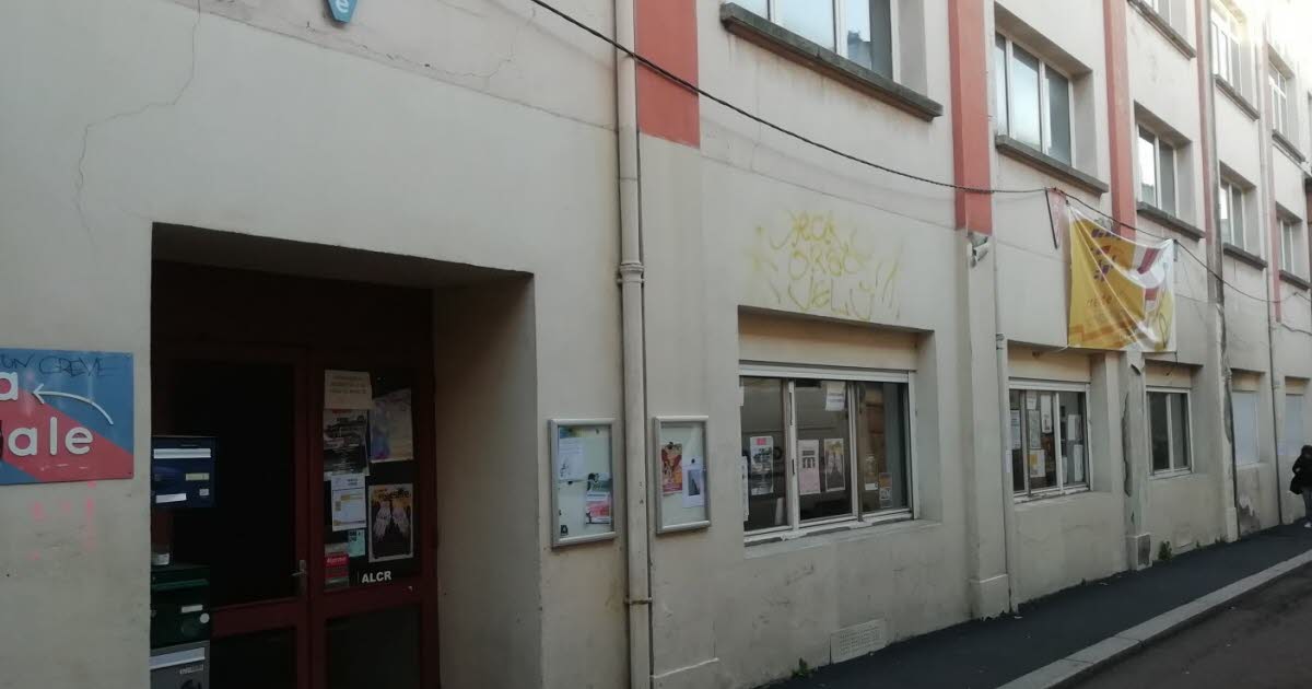 un rassemblement pour soutenir le secteur enfance