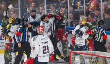 Hockey sur glace . Bagarres durant Grenoble