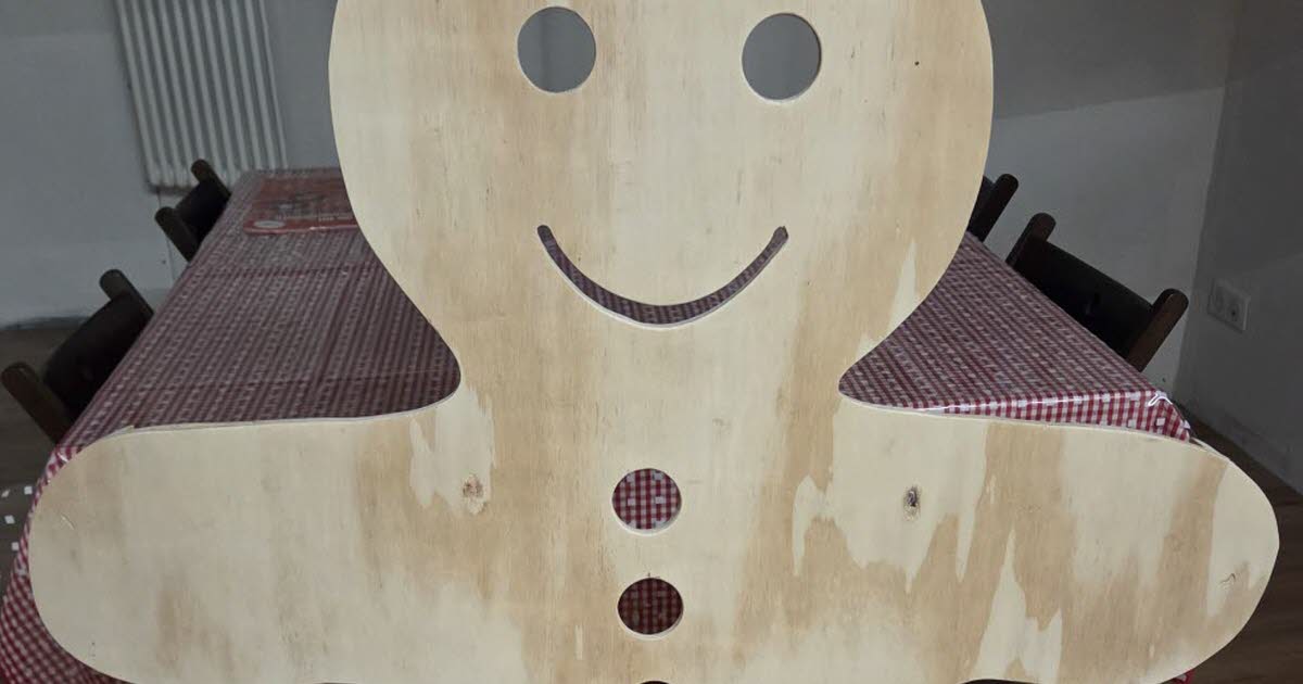 Strasbourg. Mannele géant et fête citoyenne de Noël à Cronenbourg