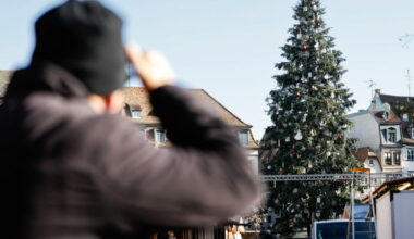 la police intervient pour l’enlever