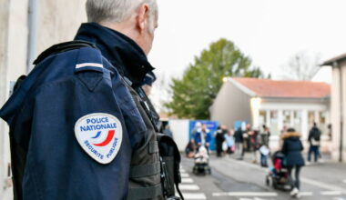 enseignants et enfants de retour dans l'établissement, les autorités à l'écoute