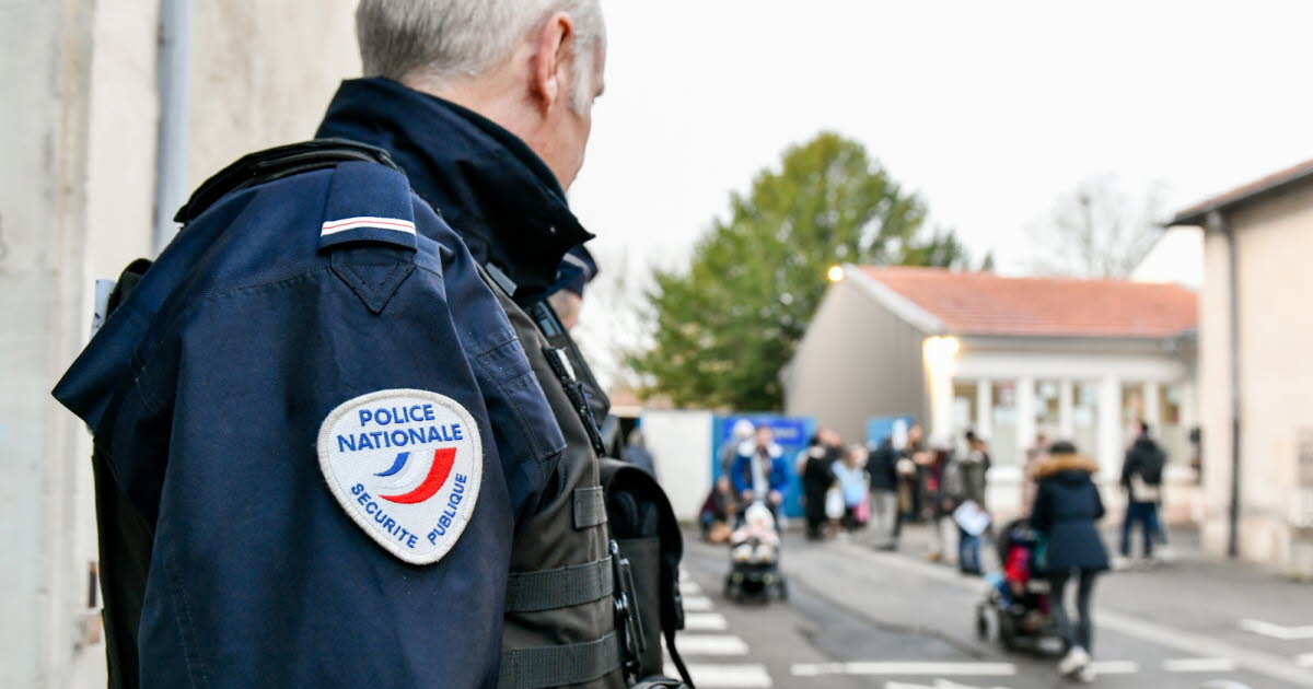 enseignants et enfants de retour dans l'établissement, les autorités à l'écoute