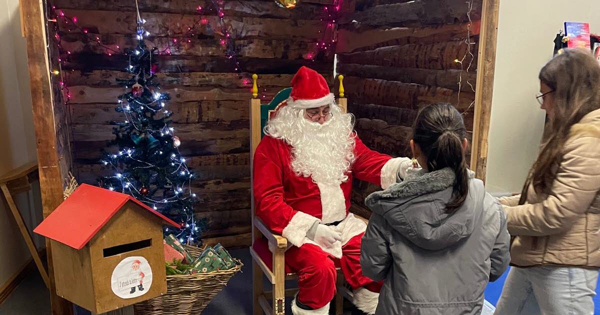 Le Versoud. Marché de Noël à la salle polyvalente
