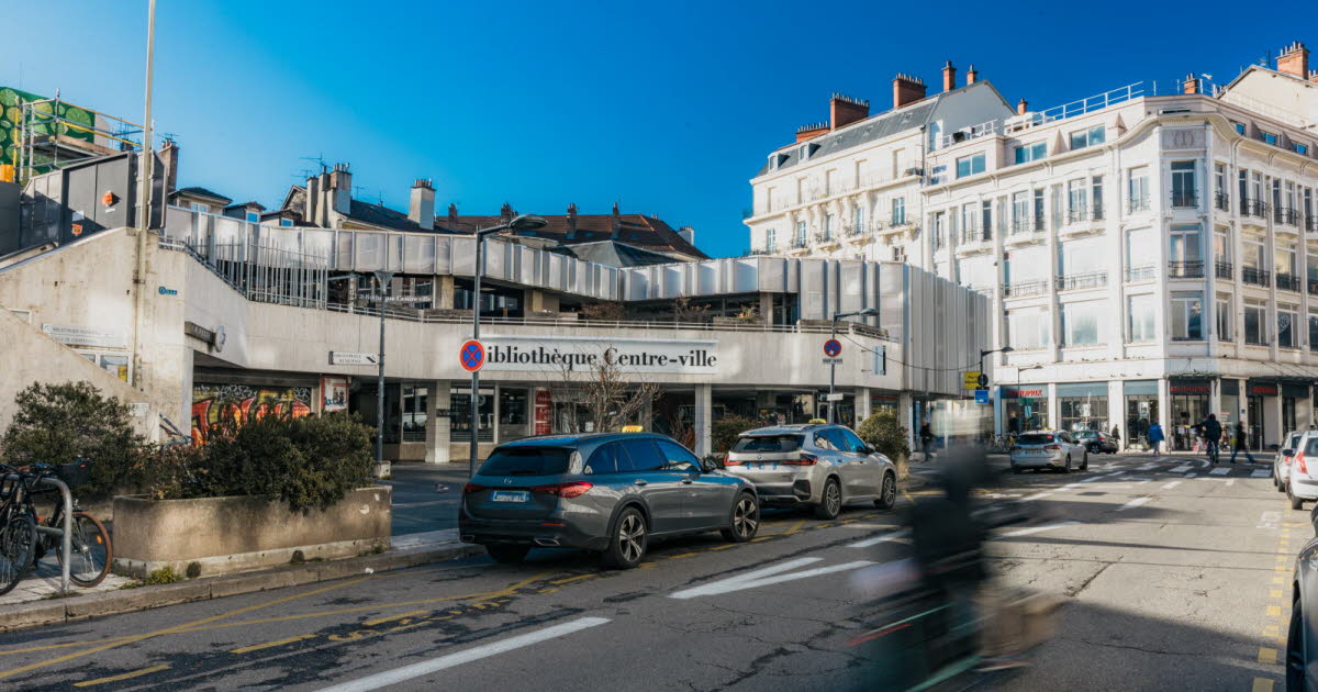 Grenoble. Percutés par une voiture, des agents municipaux font tout pour sauver le conducteur inconscient