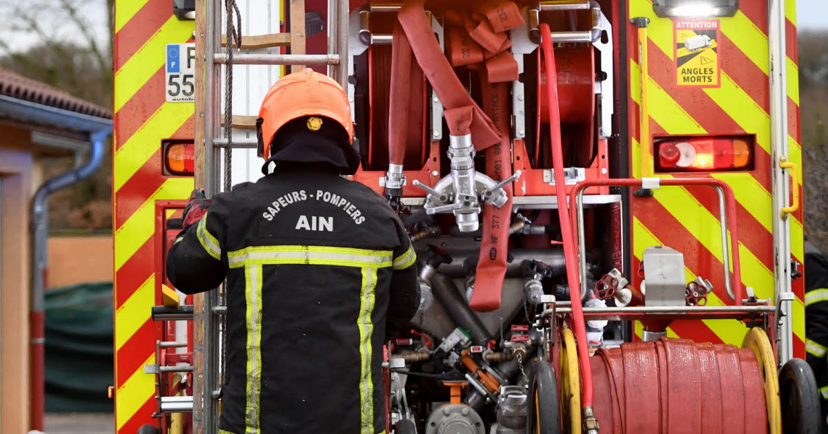 Saint-Etienne-du-Bois. Un véhicule prend feu dans un garage