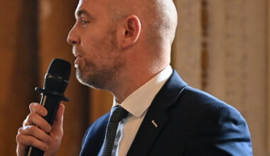 Saint-Étienne. Élu premier adjoint, Marc Chassaubéné apaisera-t-il la situation ?