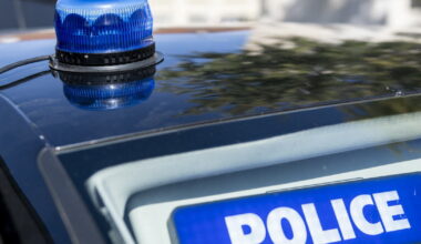 Loire. Il exhibe une kalachnikov devant un salon de coiffure : un homme interpellé