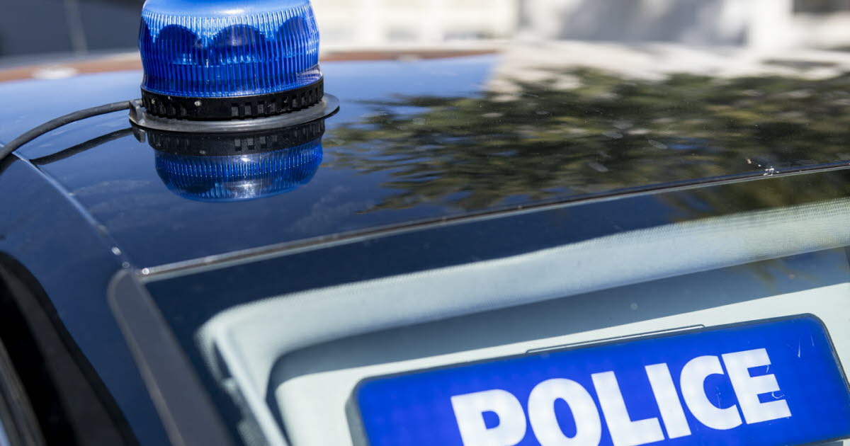 Loire. Il exhibe une kalachnikov devant un salon de coiffure : un homme interpellé