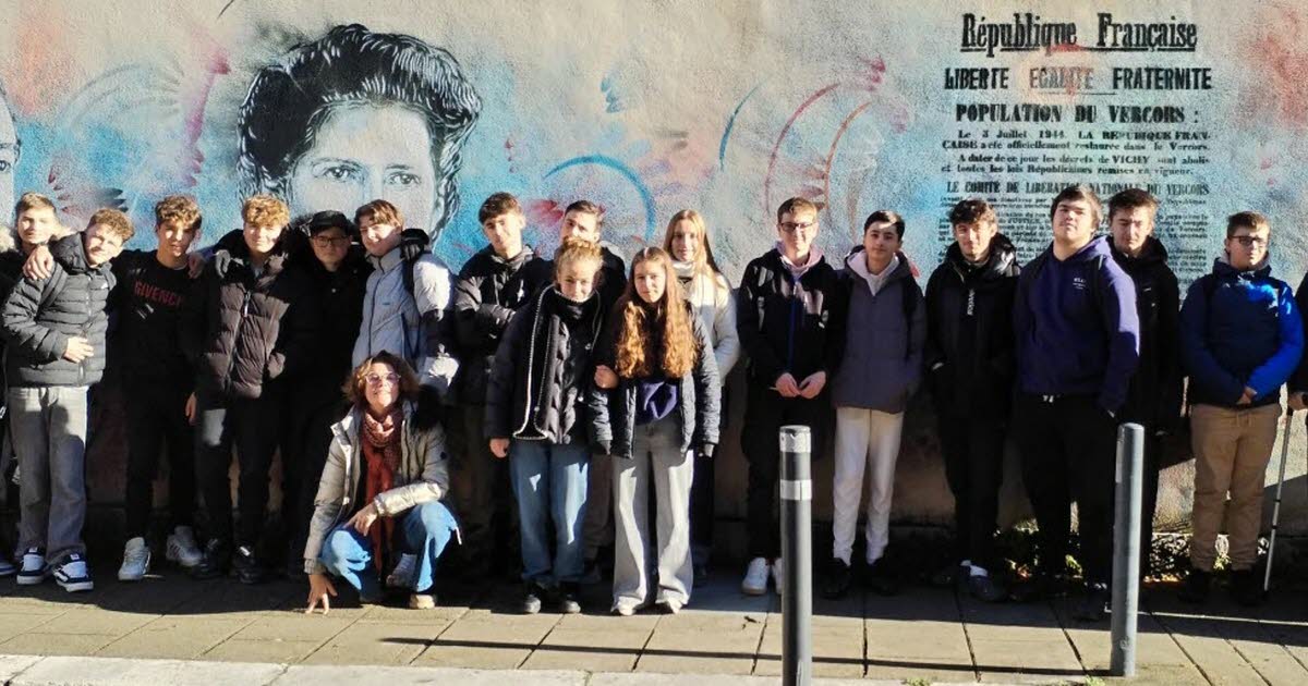 La Motte-Servolex. Un cours d’histoire sur le terrain à Grenoble pour des élèves de 3e