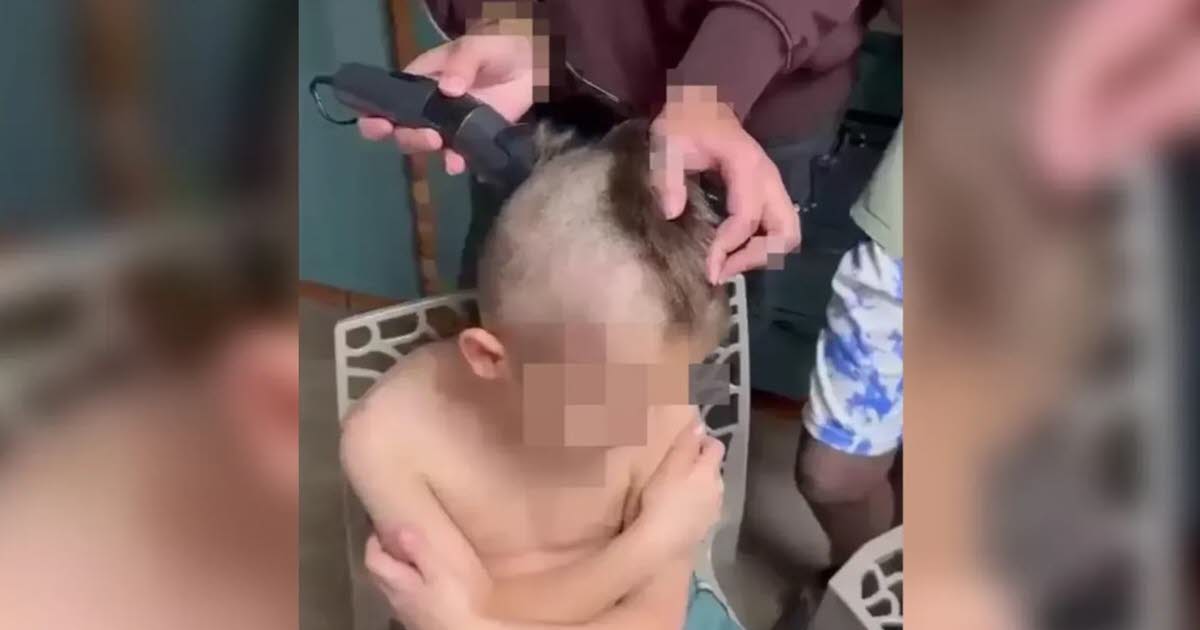 sa mère affirme avoir été menacée de ne pas revoir ses enfants si elle portait plainte