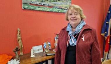 la maire de cette commune au sud de Lyon est candidate malgré un premier mandat éprouvant