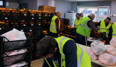 Saint-Genest-Lerpt. Toujours beaucoup de monde à la distribution des oranges de Lerpt Loisirs