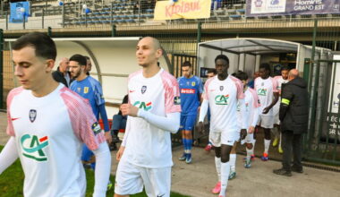 le coup d'envoi est donné entre l'US Raon-l'Étape et le Paris FC !