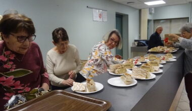 la bûche de Noël avant l’assemblée générale