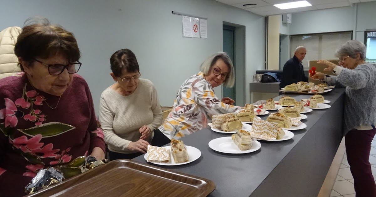 la bûche de Noël avant l’assemblée générale