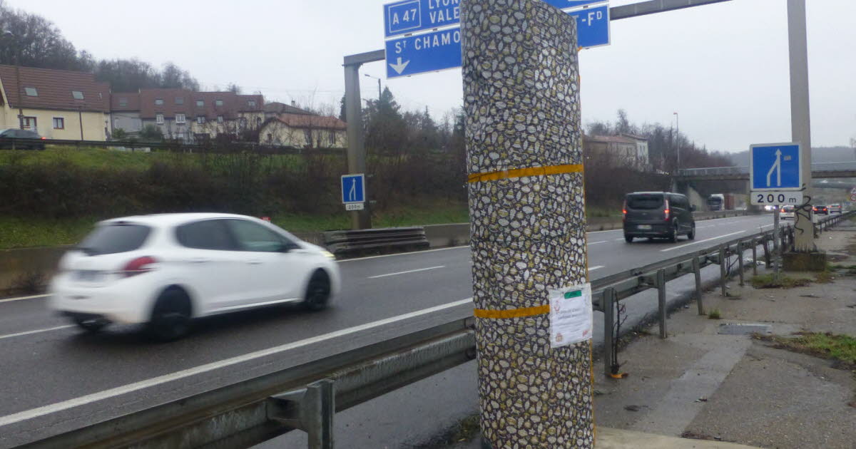 le radar de Terrenoire empaqueté de papier cadeau pour Noël