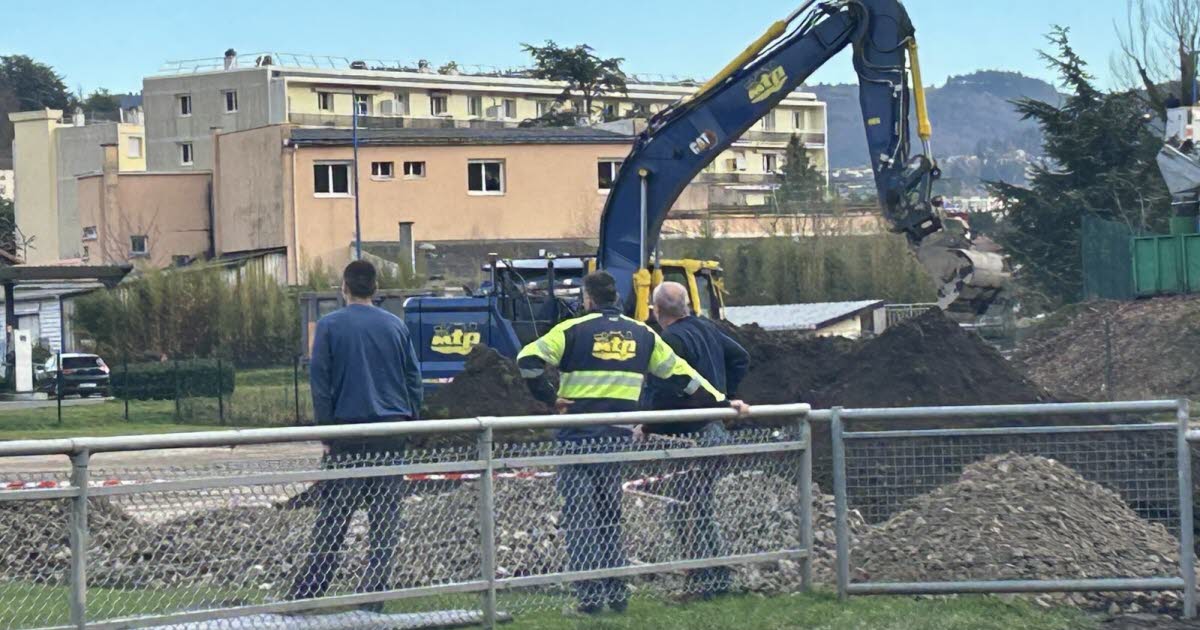 les travaux du stade Poty étonnent l’opposition