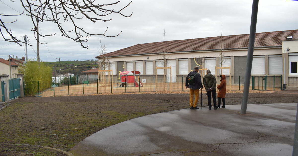 Le Chambon-Feugerolles. Végétalisation et réaménagement des cours pour le bien-être des enfants