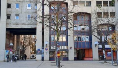 Lyon . Malgré la rénovation de cette place, « les panneaux des façades tombent par terre, c'est dangereux »