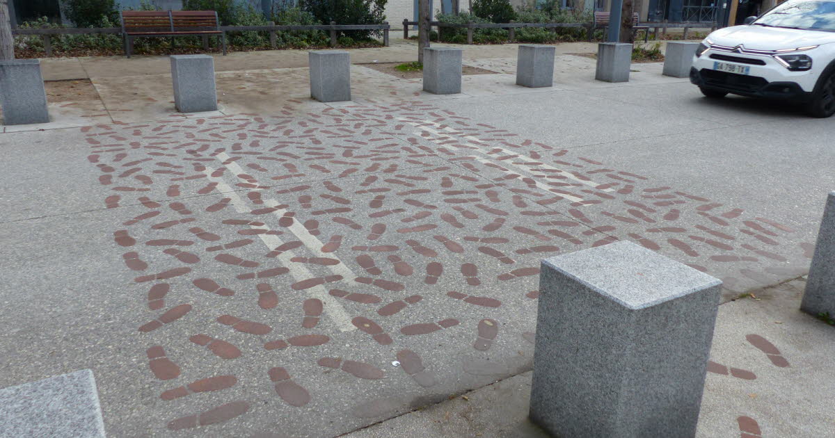 ici, les piétons doivent s’imposer devant les automobilistes pour traverser