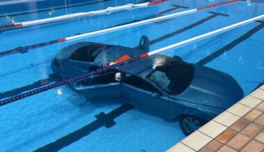 Une voiture finit dans la piscine municipale de La Ciotat après une fausse manœuvre