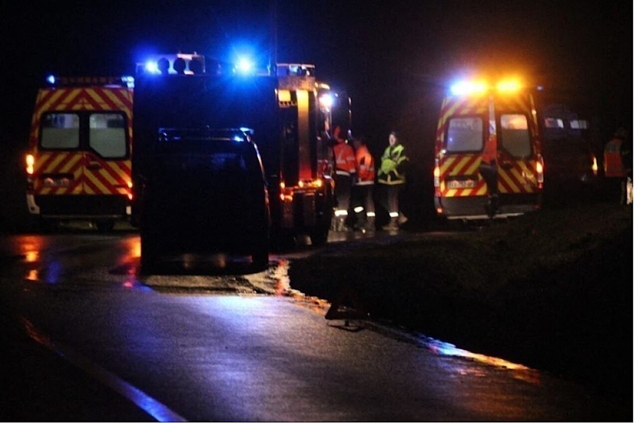 il trouve la mort en percutant un arbre