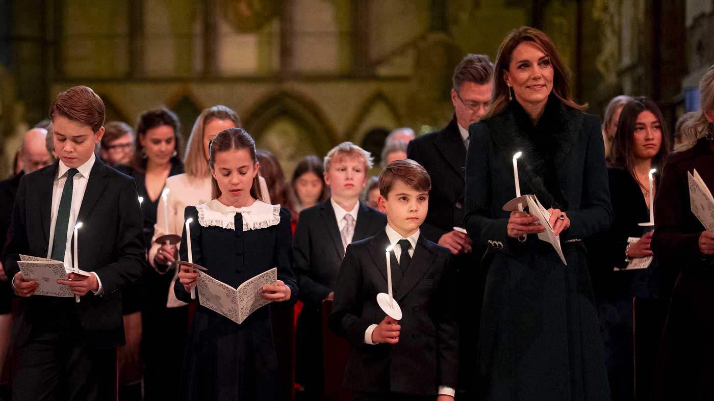 La princesse de Galles lance les célébrations de Noël entourée de ses trois enfants et de la famille royale