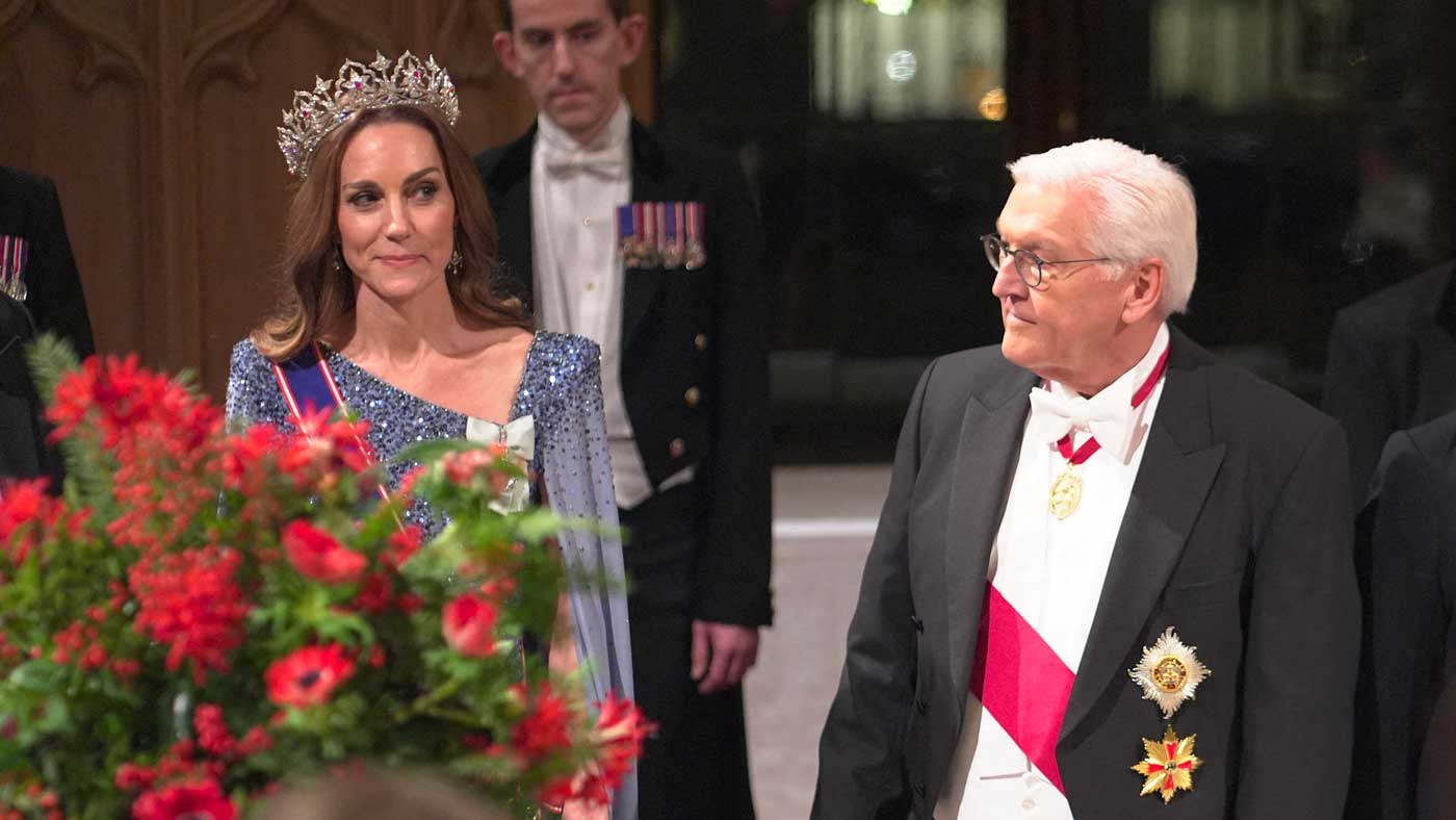 La reine, les princesses et les duchesses britanniques portent leurs somptueux diadèmes à Windsor en l'honneur du président allemand