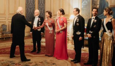 La famille royale célèbre les Prix Nobel avec faste lors d'un somptueux banquet au palais royal de Stockholm