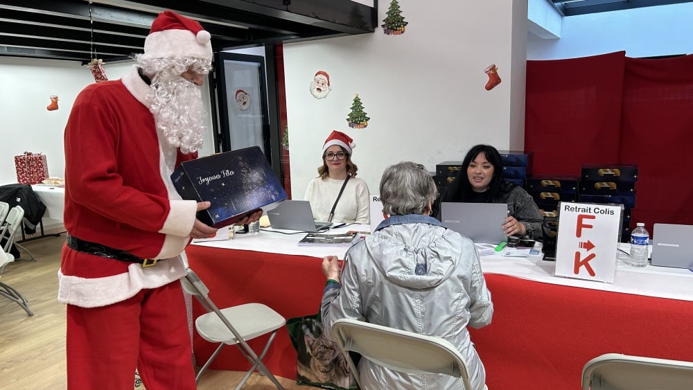 À Marseille, offrir du lien social aux personnes âgées précaires grâce aux colis de Noël