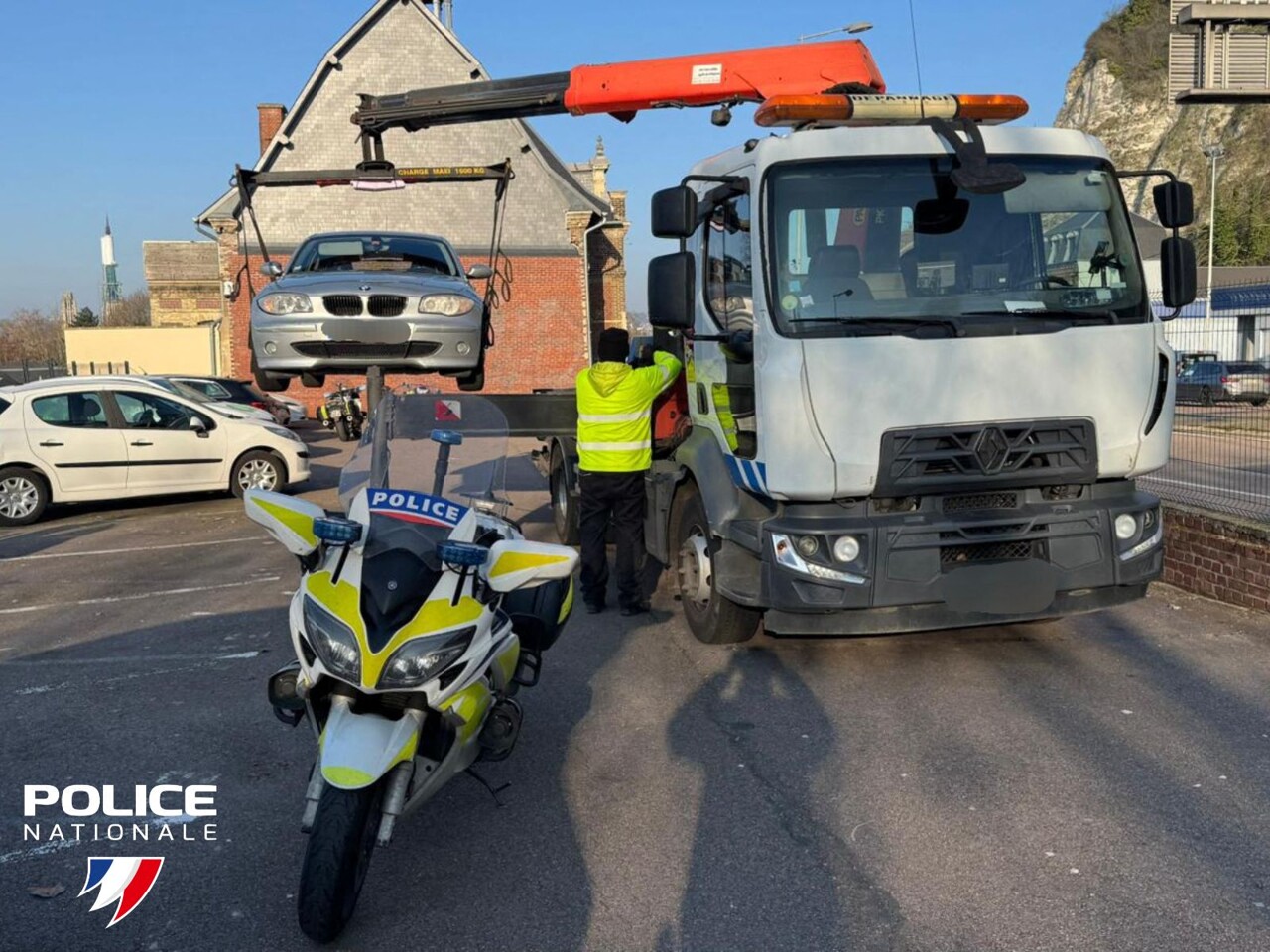 un jeune de 17 ans arrêté par la police