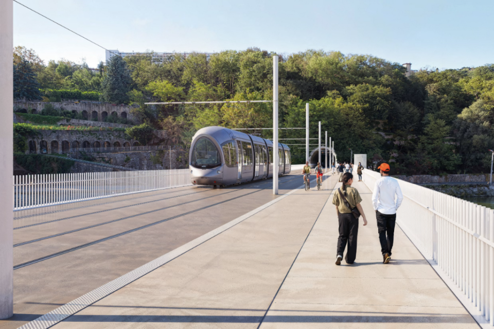 Une vue du futur pont du Téol prise en direction de la colline de La Mulatière.
