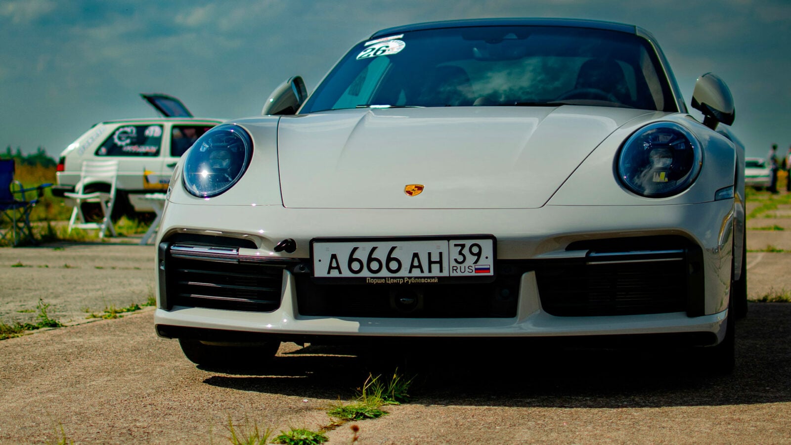 des centaines de Porsche transformées en briques, sabotage ou bug ?