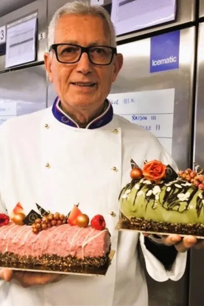 Roberto Francia, l'artisan glacier qui a remporté deux fois le prix du meilleur glacier de France sur Trip Advisor.