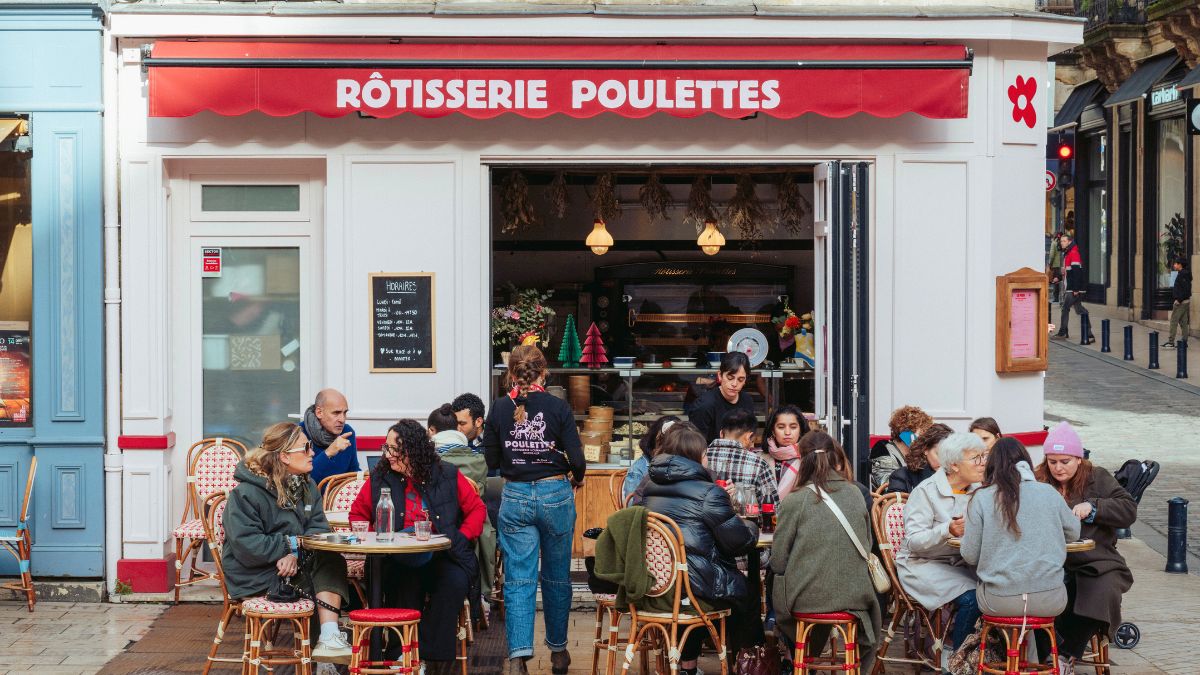 La rôtisserie Poulettes sur la Place Fernand Lafargue à Bordeaux - Louis Vizet